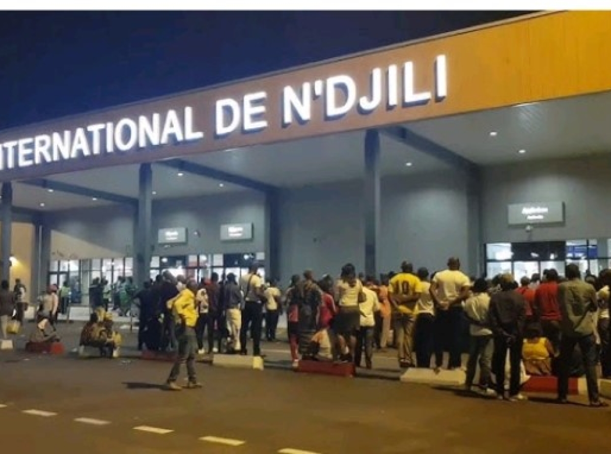 ‘‘Donnez-nous des armes’’ , A l’aéroport de N’djili : les manifestants déterminés à rejoindre Goma pour soutenir les FARDC